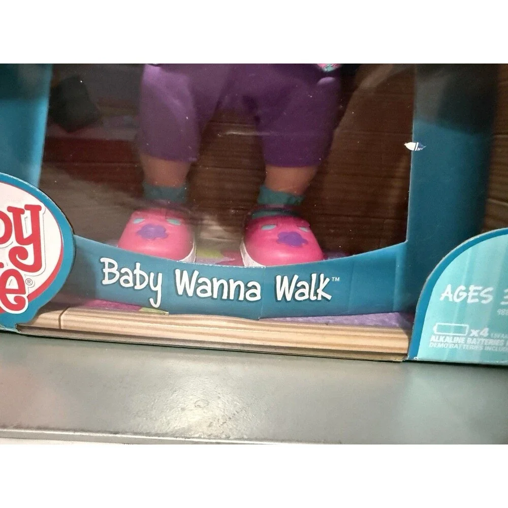 Vtg 2011 New Interactive Baby Alive Baby Wanna Walk Doll Collectible